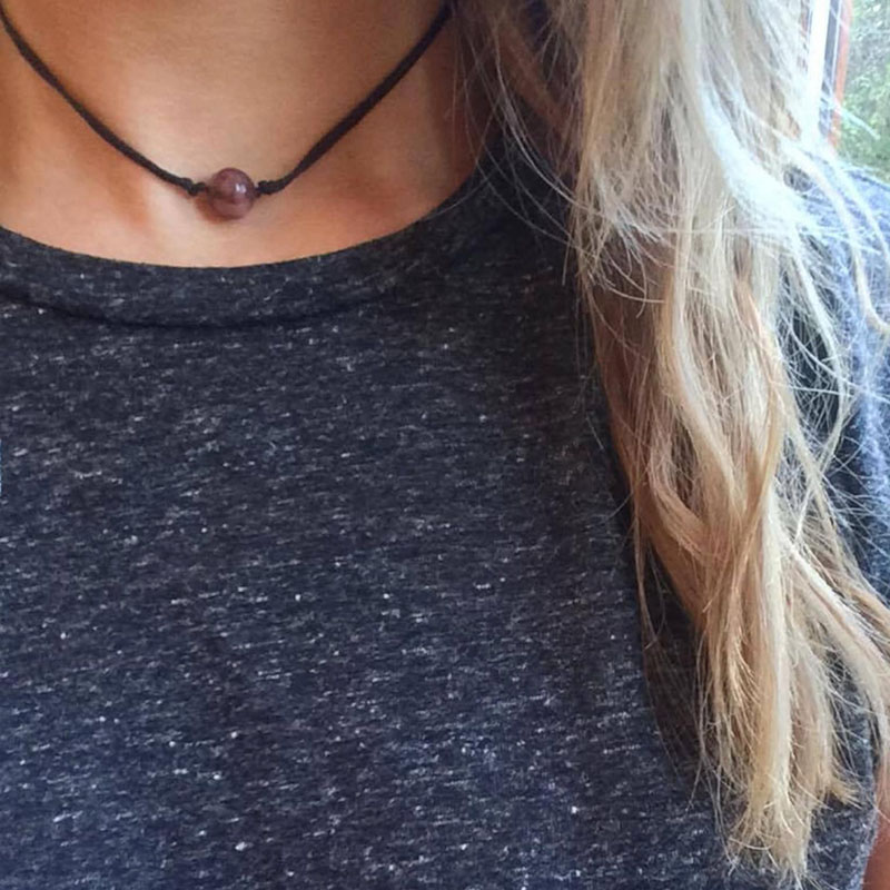 Rhodonite Gemstone Choker, Gru - огляд і ціна Yoga Fitness Tracker